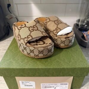 Gucci Women’s Tan Slide Sandals